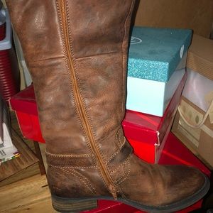 Beautiful fall boots!